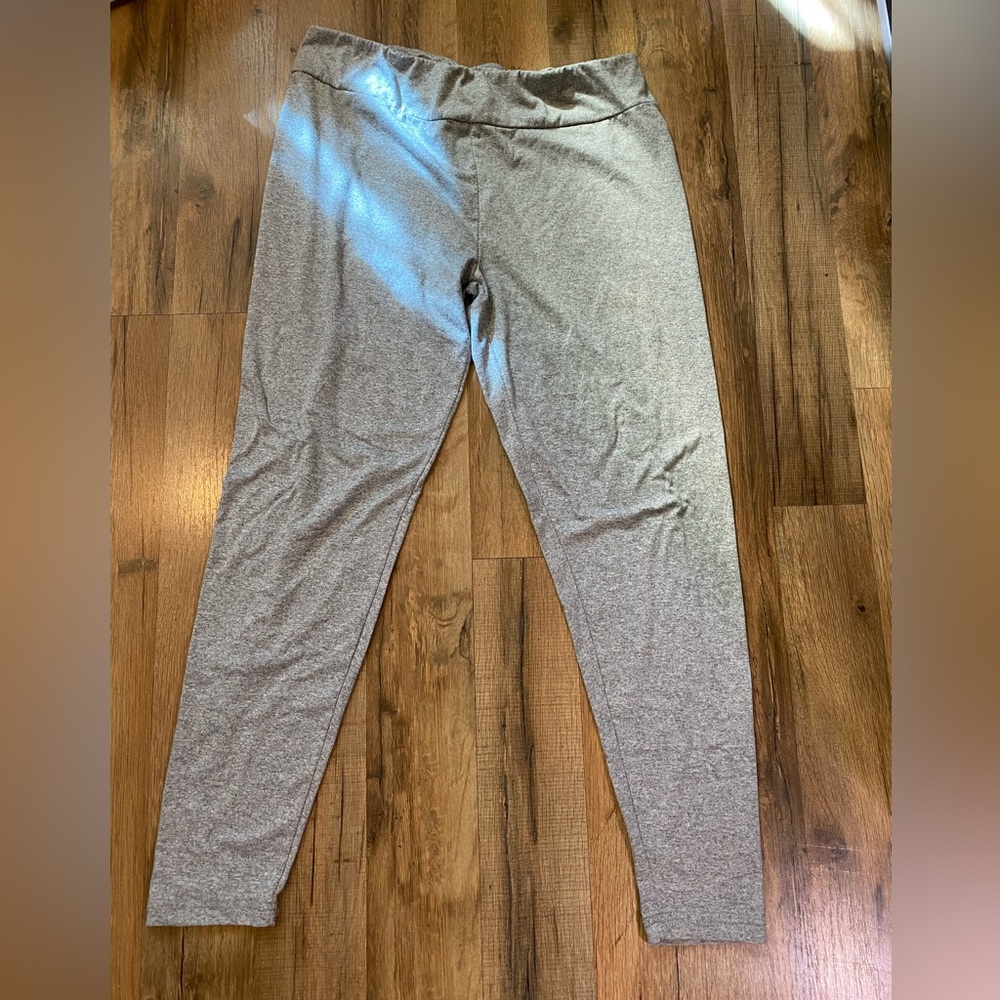 Gray cropped legging